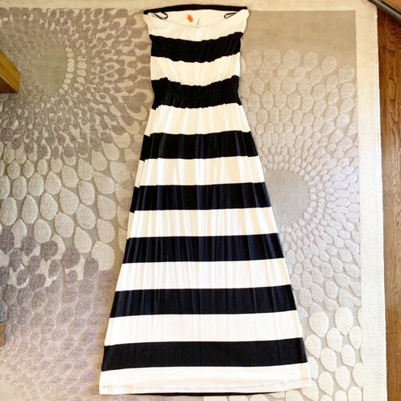 NWT - GAP Women’s Black & White Striped Strapless Maxi Dress (Size XS) - Picture 2 of 3